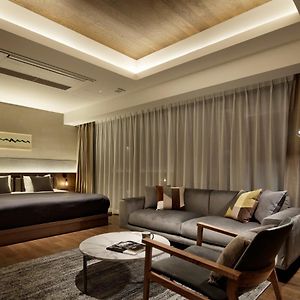 Corner Suite